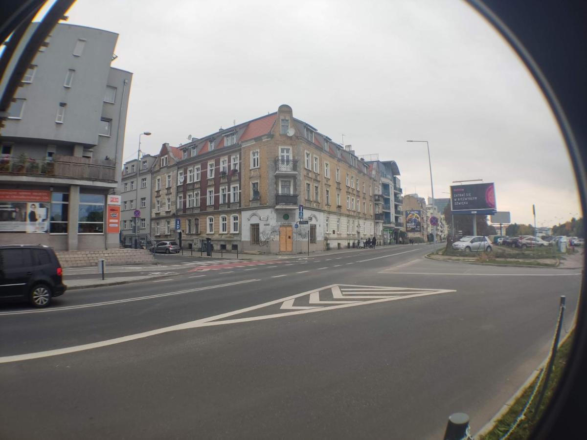 3030 Jana Spychalskiego 32 - Tanie Pokoje W Apartamencie - Samodzielne Zameldowanie - Self Check In ポズナン エクステリア 写真