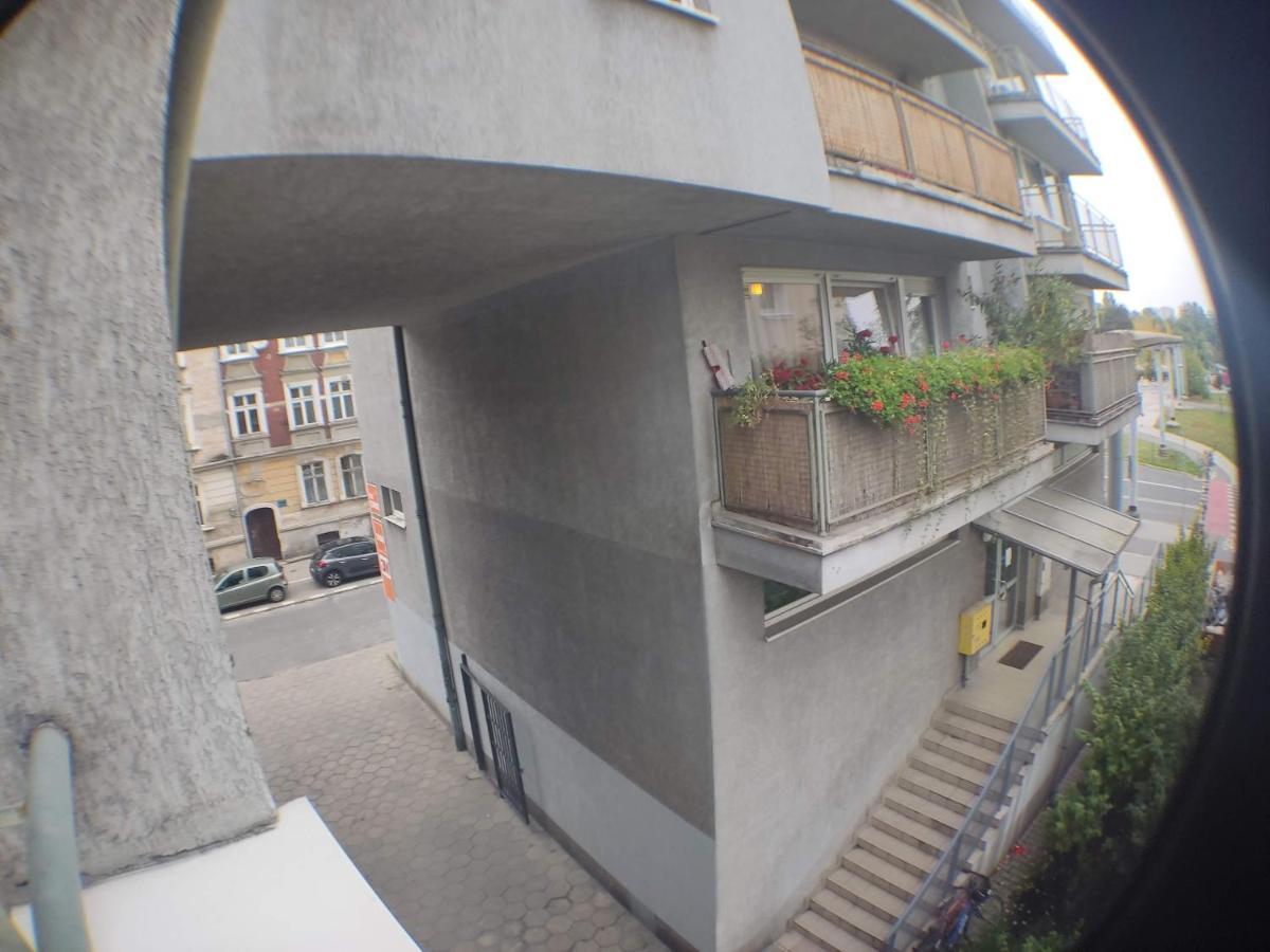 3030 Jana Spychalskiego 32 - Tanie Pokoje W Apartamencie - Samodzielne Zameldowanie - Self Check In ポズナン エクステリア 写真