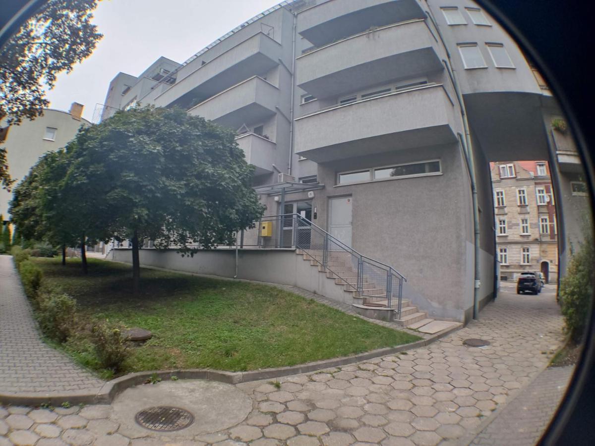 3030 Jana Spychalskiego 32 - Tanie Pokoje W Apartamencie - Samodzielne Zameldowanie - Self Check In ポズナン エクステリア 写真