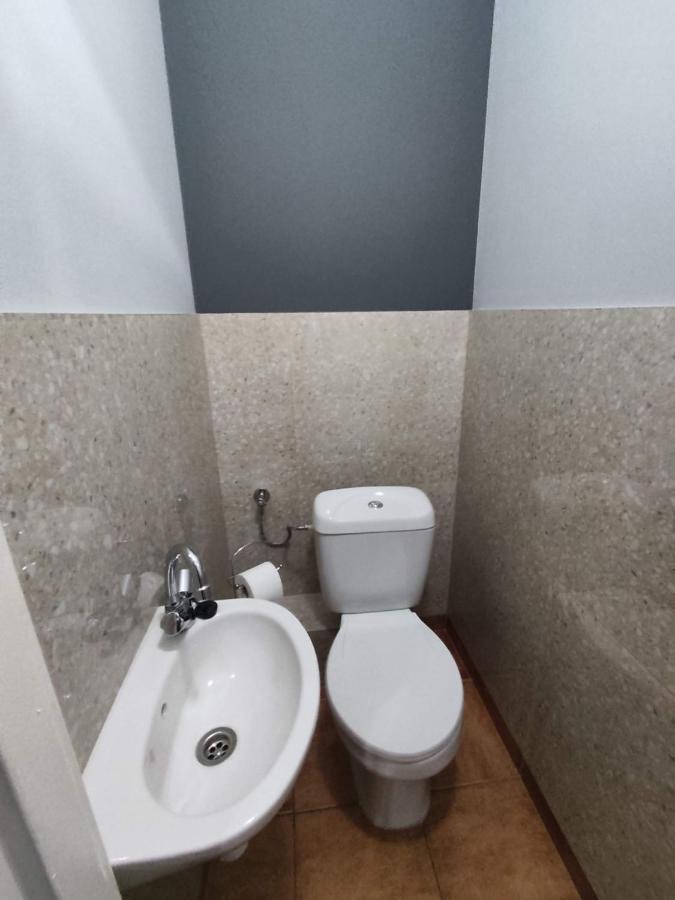 3030 Jana Spychalskiego 32 - Tanie Pokoje W Apartamencie - Samodzielne Zameldowanie - Self Check In ポズナン エクステリア 写真