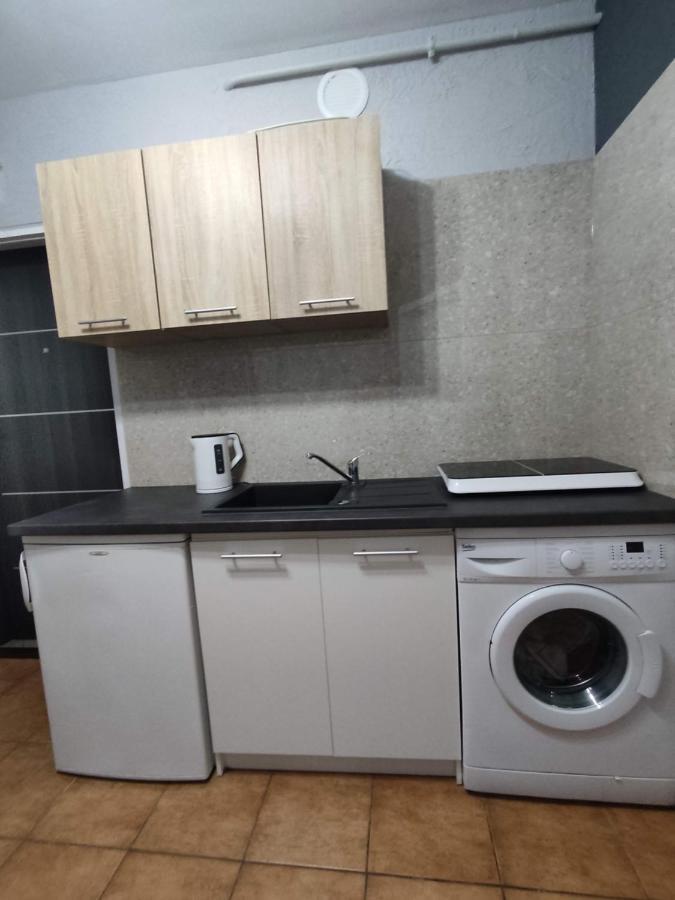 3030 Jana Spychalskiego 32 - Tanie Pokoje W Apartamencie - Samodzielne Zameldowanie - Self Check In ポズナン エクステリア 写真