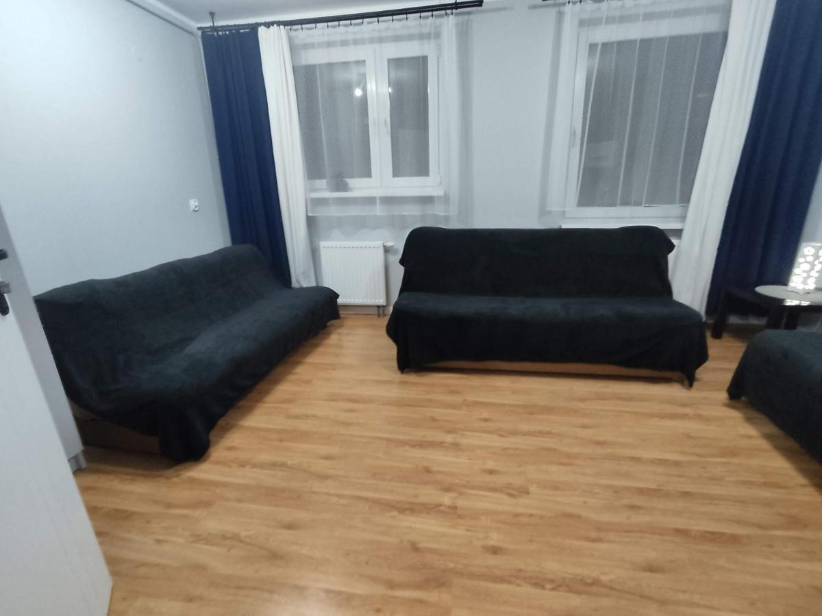 3030 Jana Spychalskiego 32 - Tanie Pokoje W Apartamencie - Samodzielne Zameldowanie - Self Check In ポズナン エクステリア 写真