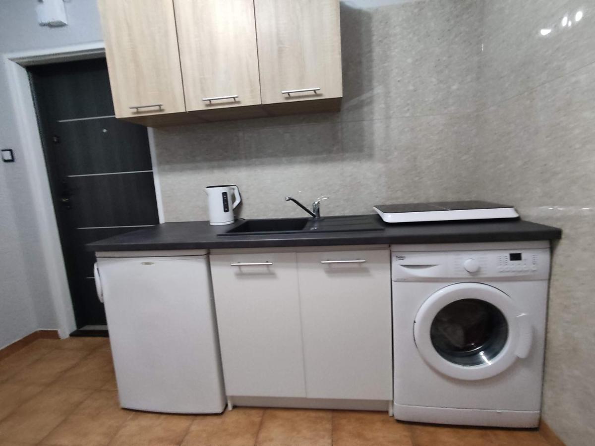 3030 Jana Spychalskiego 32 - Tanie Pokoje W Apartamencie - Samodzielne Zameldowanie - Self Check In ポズナン エクステリア 写真