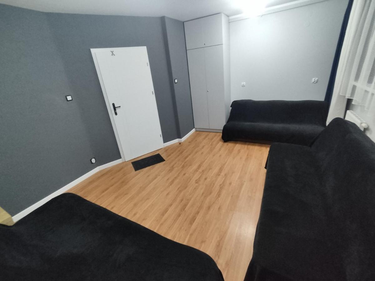 3030 Jana Spychalskiego 32 - Tanie Pokoje W Apartamencie - Samodzielne Zameldowanie - Self Check In ポズナン エクステリア 写真